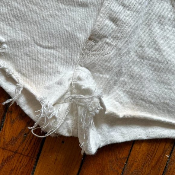 All Saints Women's White Cut Off Denim‎ Jean Shorts. - Picture 3 of 6